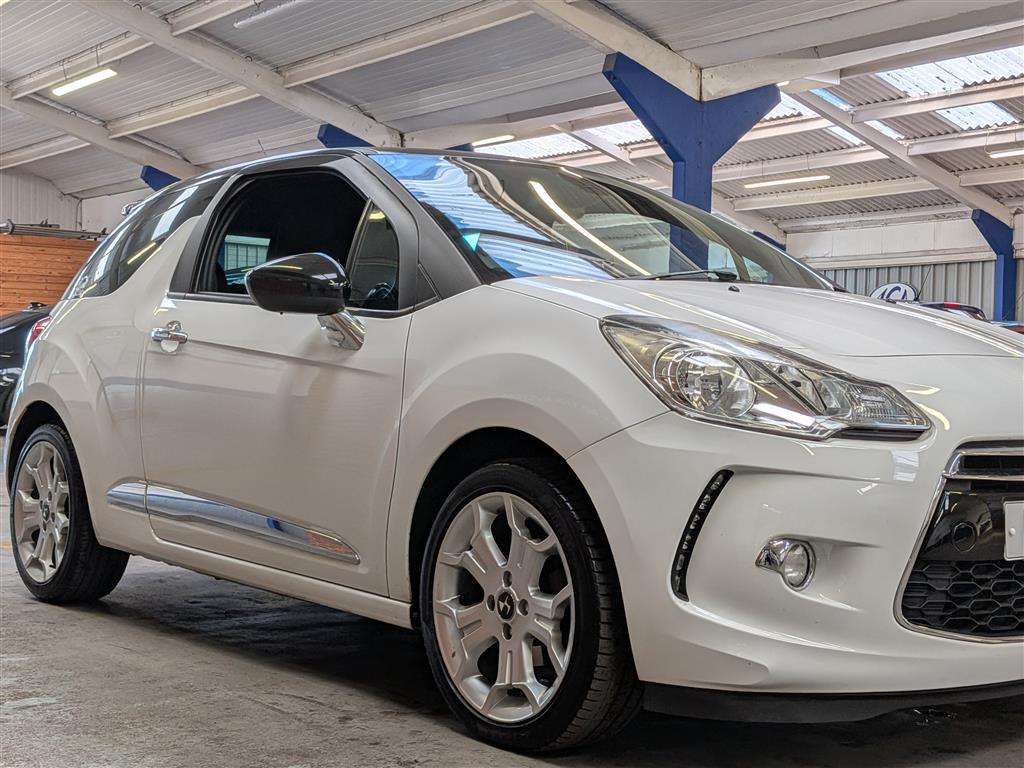 <p>2011 CITROEN DS3 DSTYLE E-HDI</p>