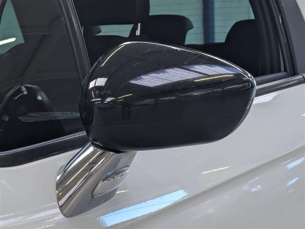 <p>2011 CITROEN DS3 DSTYLE E-HDI</p>