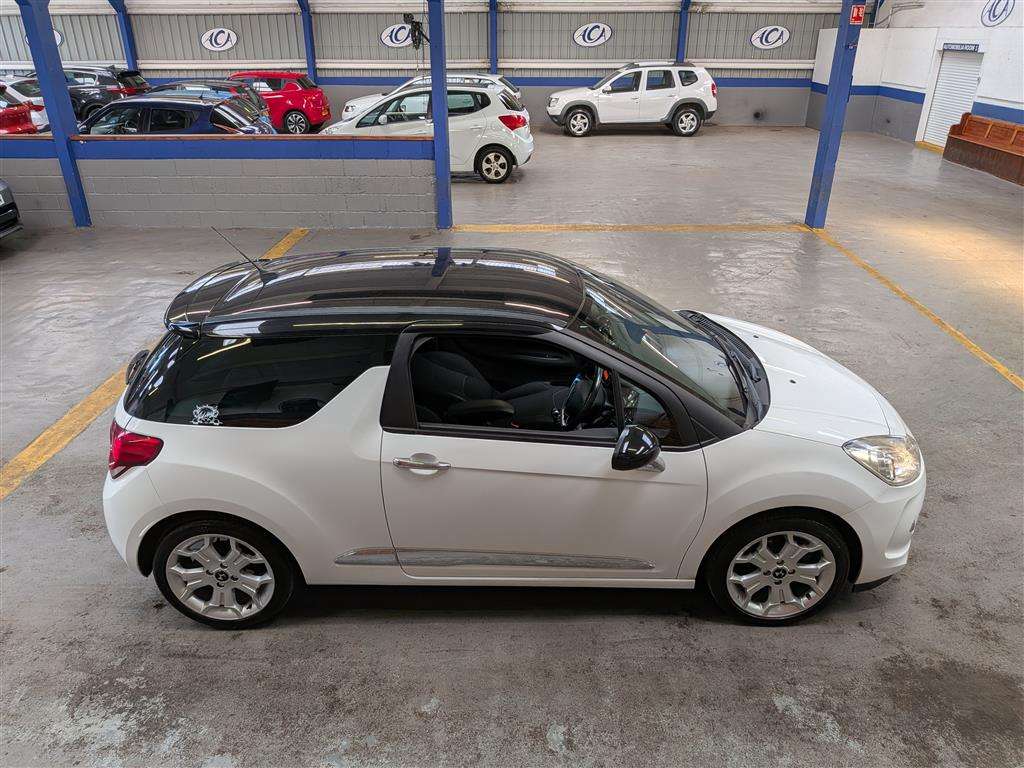 <p>2011 CITROEN DS3 DSTYLE E-HDI</p>