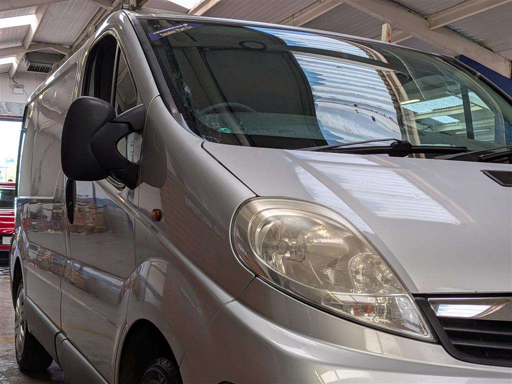 <p>2008 VAUXHALL VIVARO 2700 CDTI SWB</p>