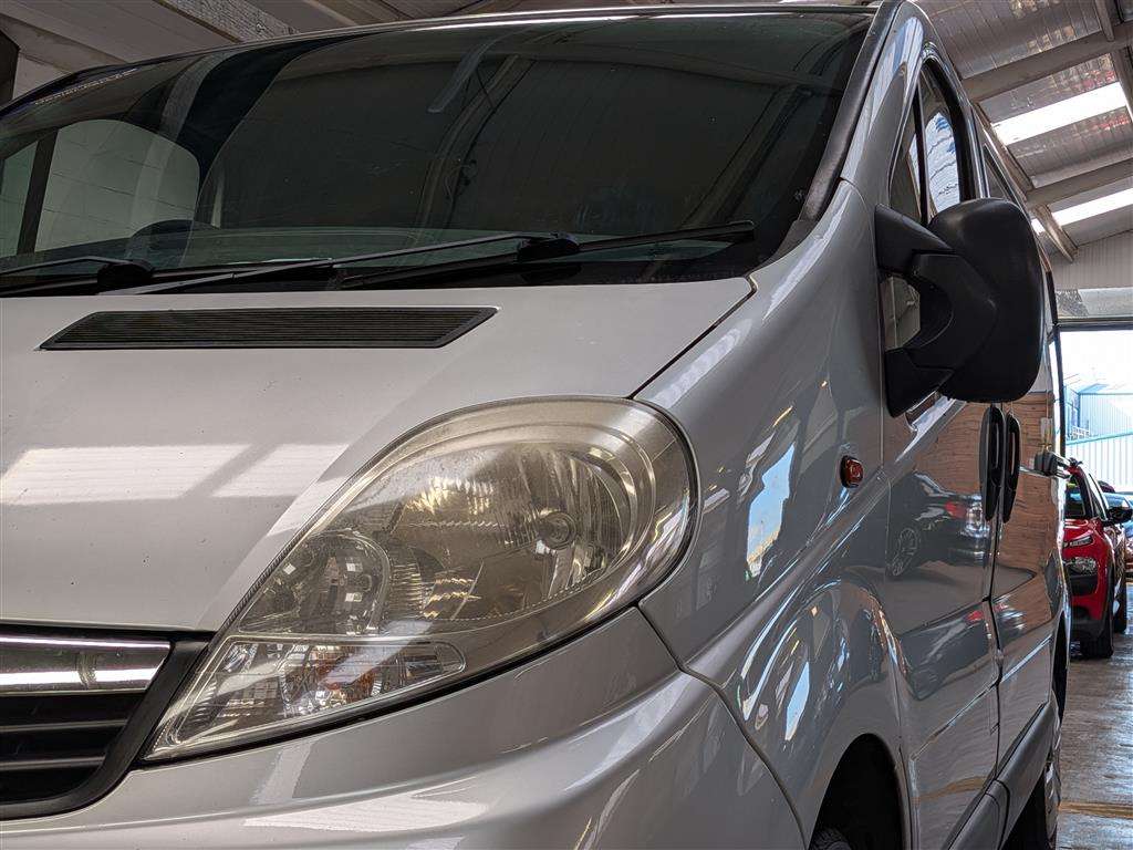 <p>2008 VAUXHALL VIVARO 2700 CDTI SWB</p>