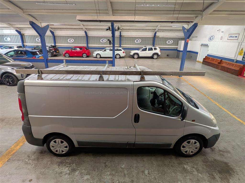 <p>2008 VAUXHALL VIVARO 2700 CDTI SWB</p>