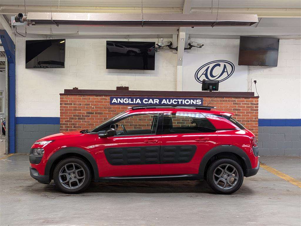 <p>2015 CITROEN C4 CACTUS FEEL BLUEHDI</p>