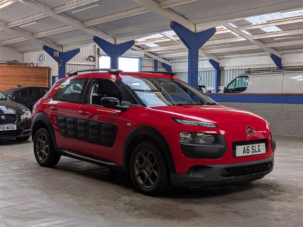 <p>2015 CITROEN C4 CACTUS FEEL BLUEHDI</p>