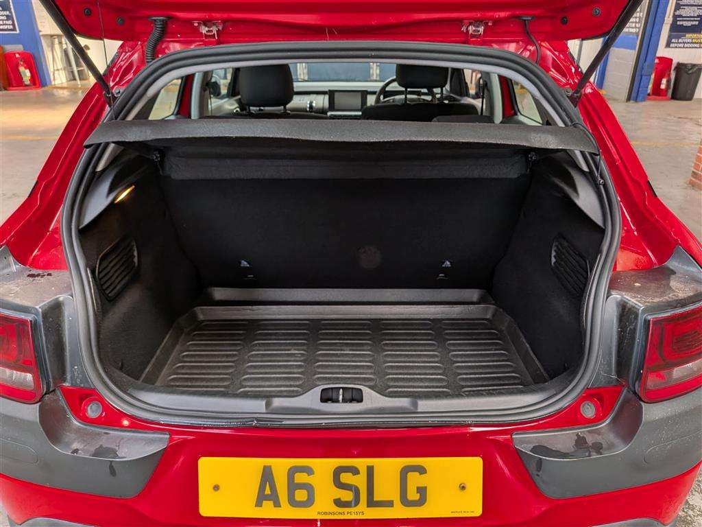 <p>2015 CITROEN C4 CACTUS FEEL BLUEHDI</p>