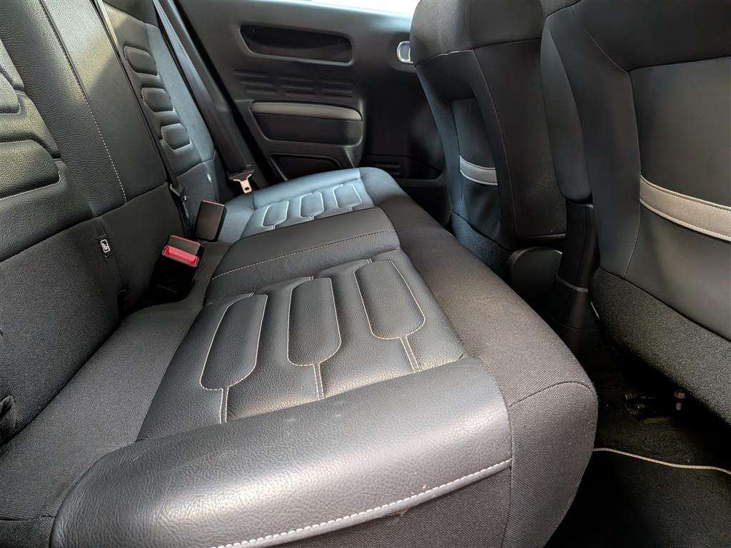 <p>2015 CITROEN C4 CACTUS FEEL BLUEHDI</p>