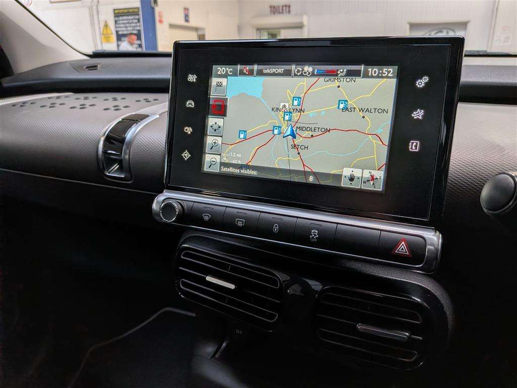 <p>2015 CITROEN C4 CACTUS FEEL BLUEHDI</p>