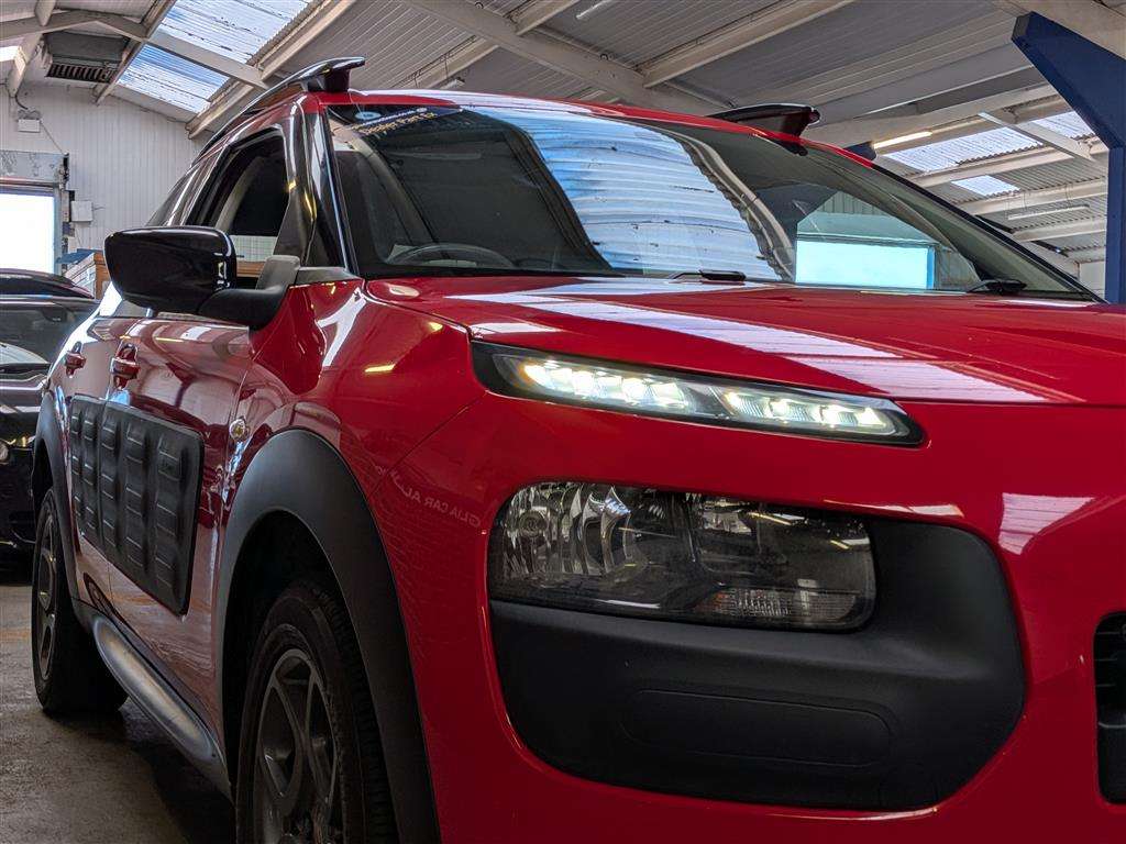 <p>2015 CITROEN C4 CACTUS FEEL BLUEHDI</p>