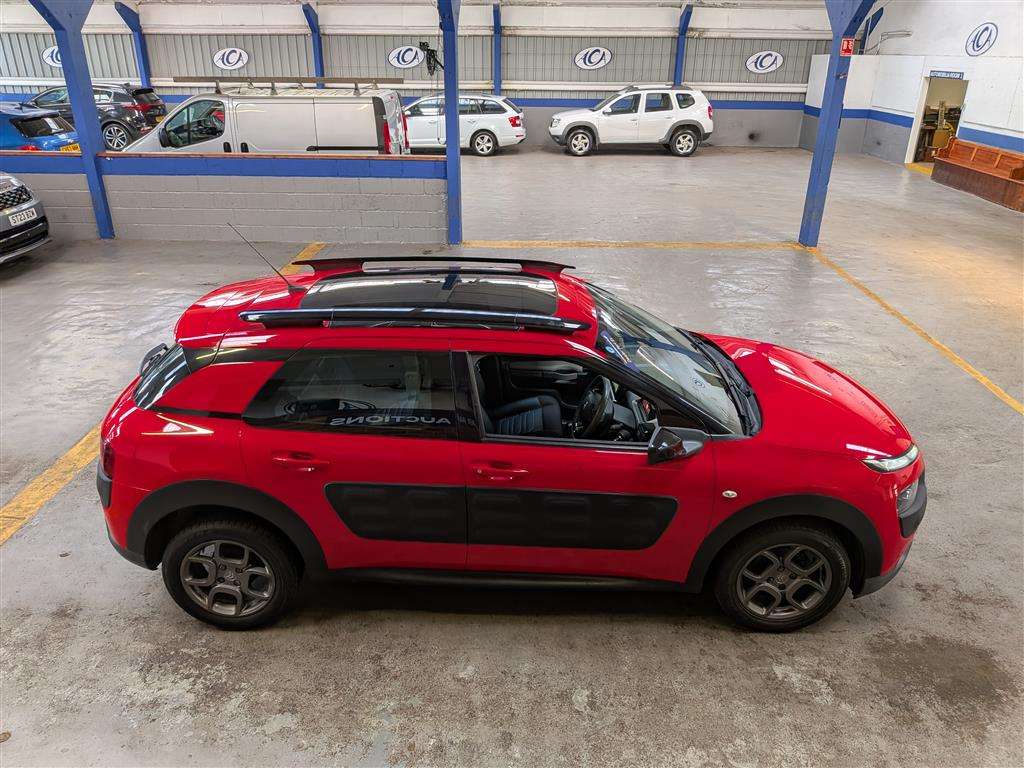 <p>2015 CITROEN C4 CACTUS FEEL BLUEHDI</p>