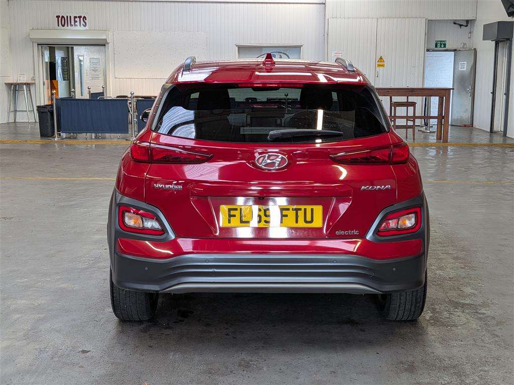 <p>2019 HYUNDAI KONA PREMIUM SE EV</p>