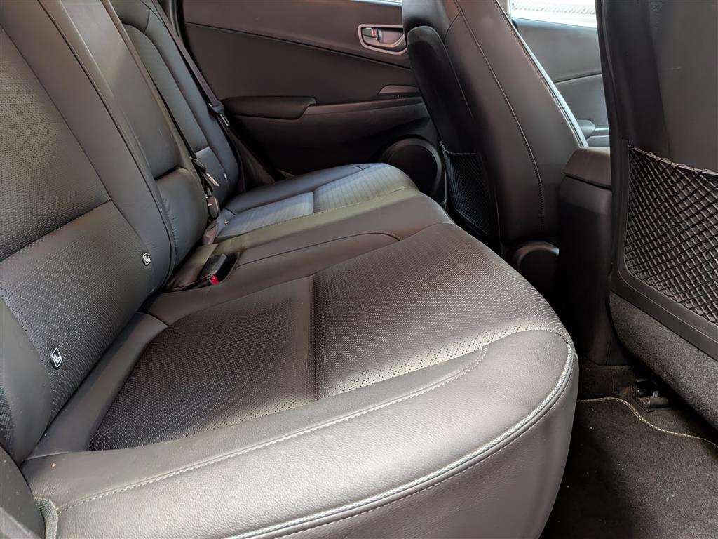 <p>2019 HYUNDAI KONA PREMIUM SE EV</p>