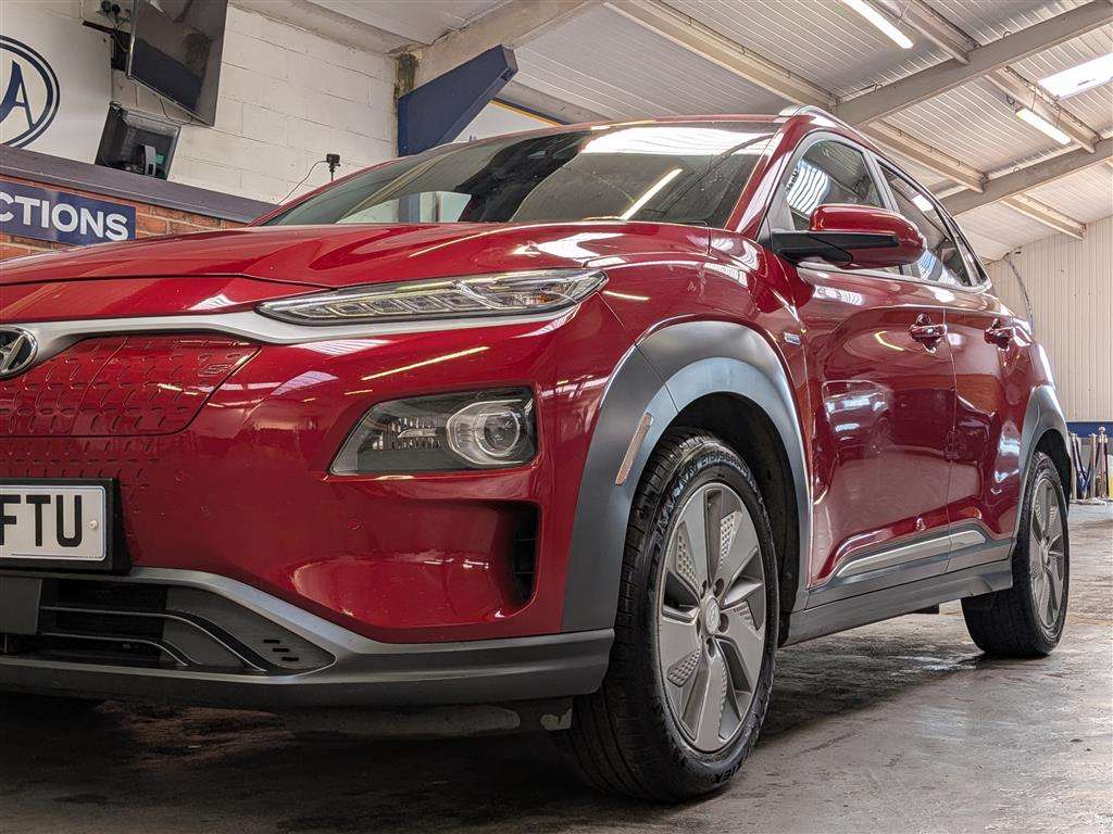 <p>2019 HYUNDAI KONA PREMIUM SE EV</p>