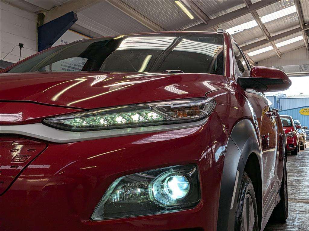 <p>2019 HYUNDAI KONA PREMIUM SE EV</p>