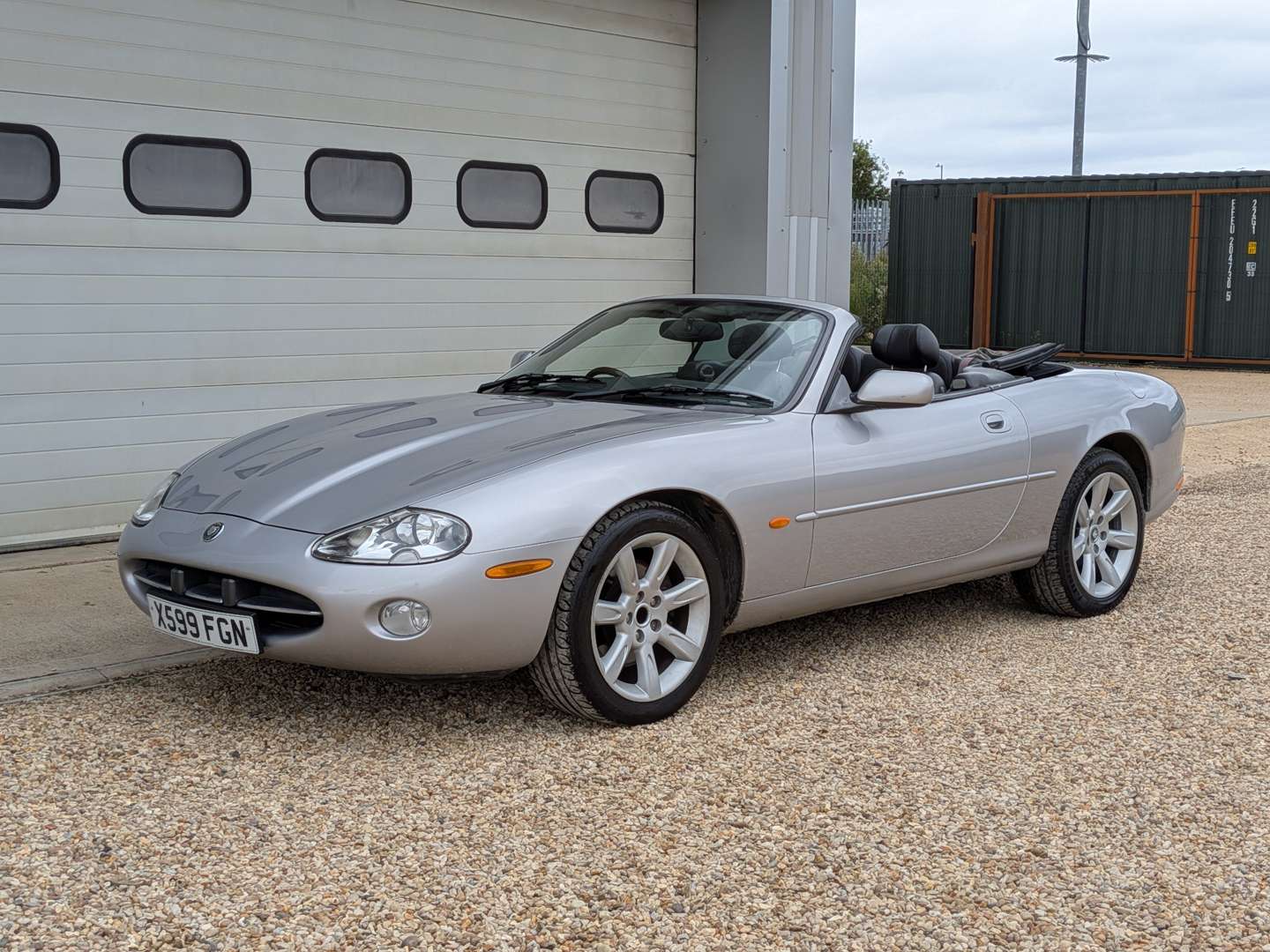 <p>2001 JAGUAR XK8 CONVERTIBLE AUTO</p>