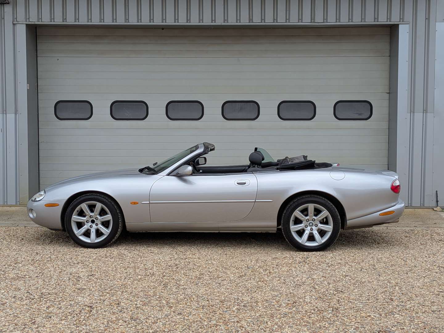 <p>2001 JAGUAR XK8 CONVERTIBLE AUTO</p>