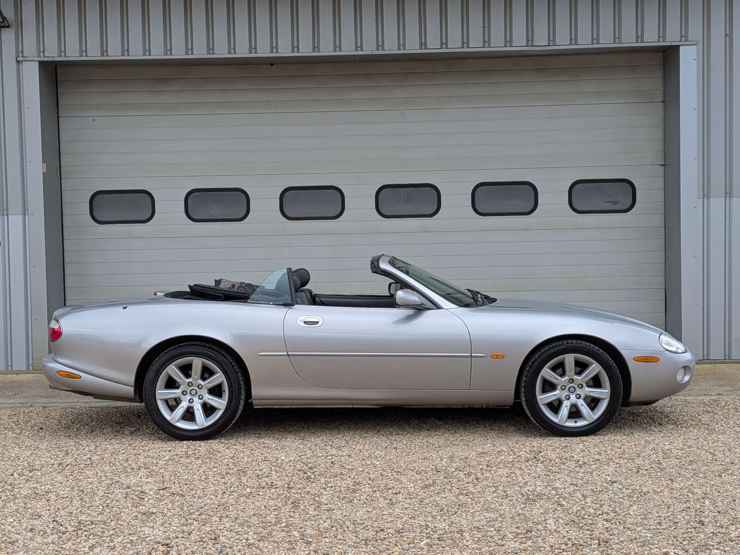 <p>2001 JAGUAR XK8 CONVERTIBLE AUTO</p>