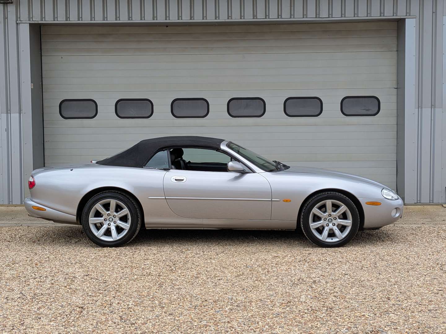 <p>2001 JAGUAR XK8 CONVERTIBLE AUTO</p>