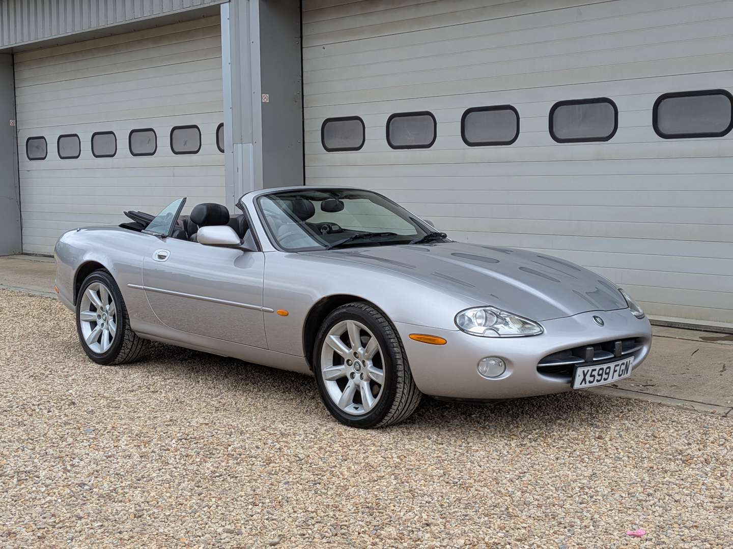 <p>2001 JAGUAR XK8 CONVERTIBLE AUTO</p>