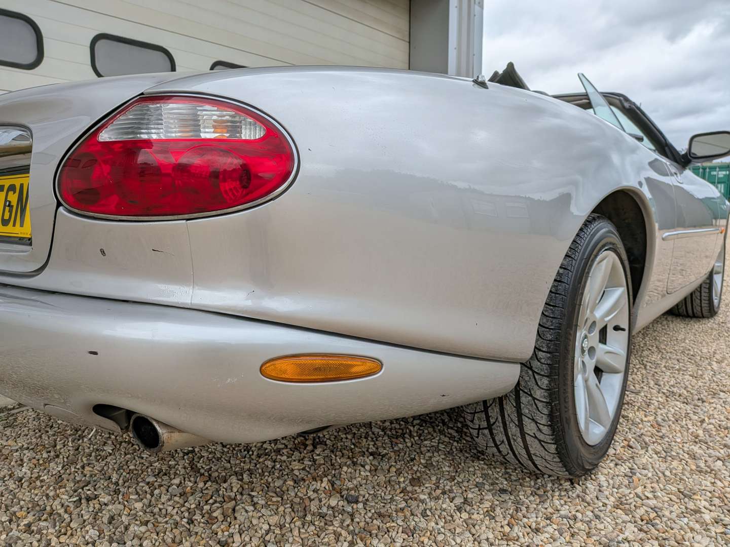 <p>2001 JAGUAR XK8 CONVERTIBLE AUTO</p>