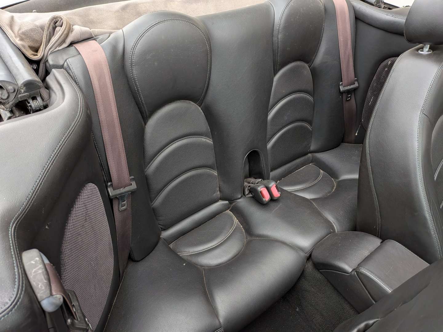 <p>2001 JAGUAR XK8 CONVERTIBLE AUTO</p>