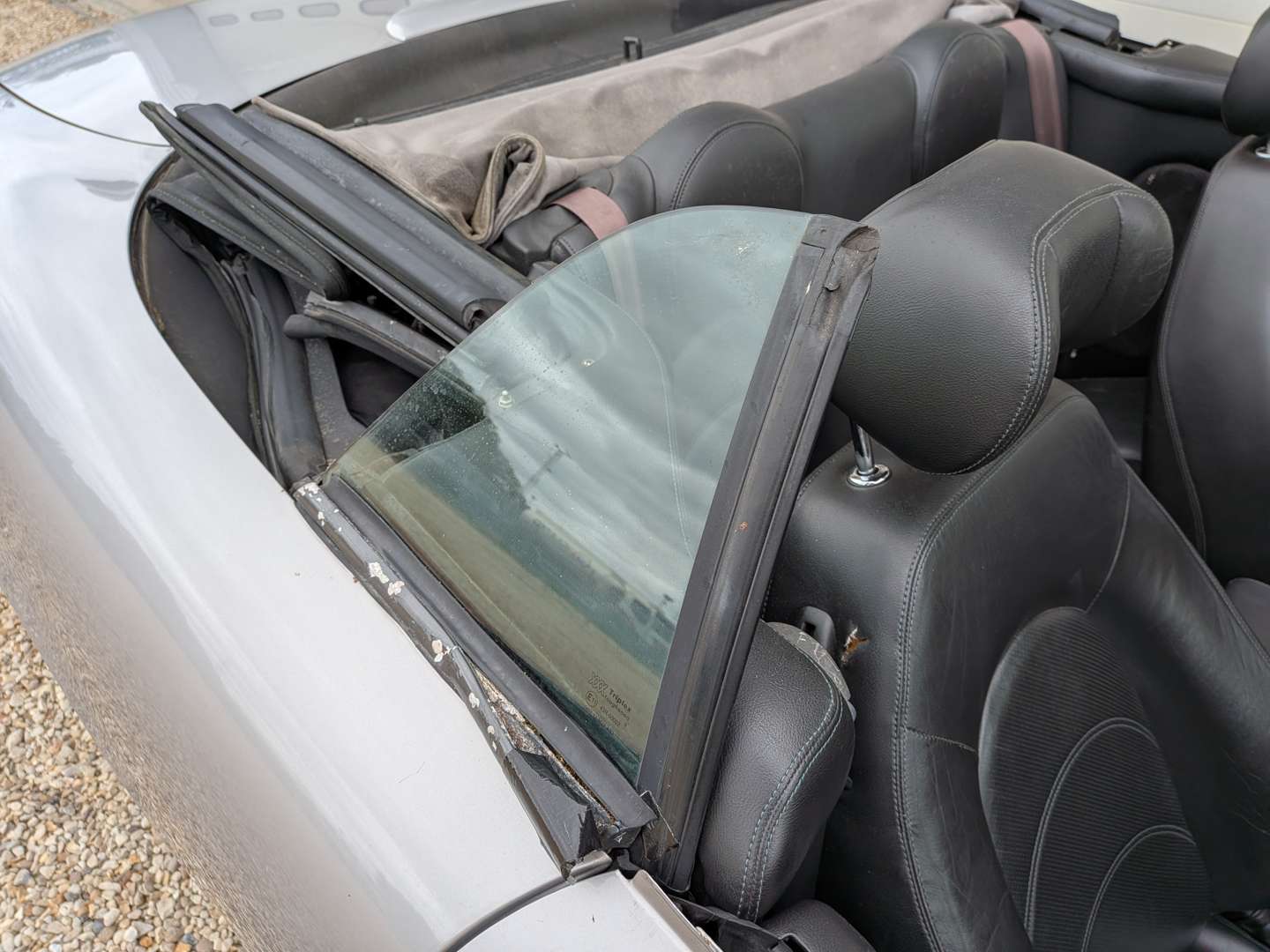 <p>2001 JAGUAR XK8 CONVERTIBLE AUTO</p>