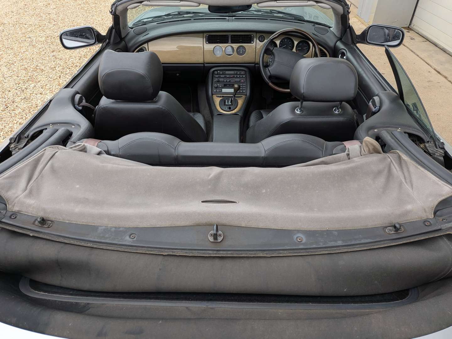 <p>2001 JAGUAR XK8 CONVERTIBLE AUTO</p>