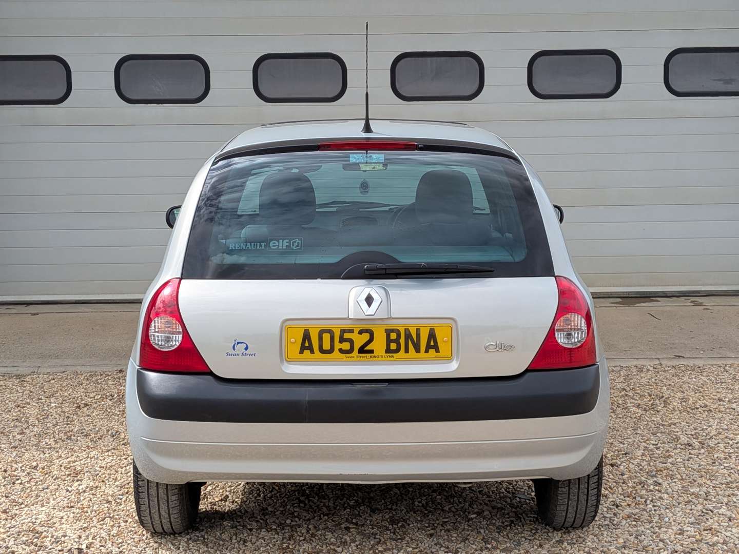 <p>2002 RENAULT CLIO EXPRESSION+ 16V - ONE REGISTERED OWNER, 17K MILES FROM NEW</p>