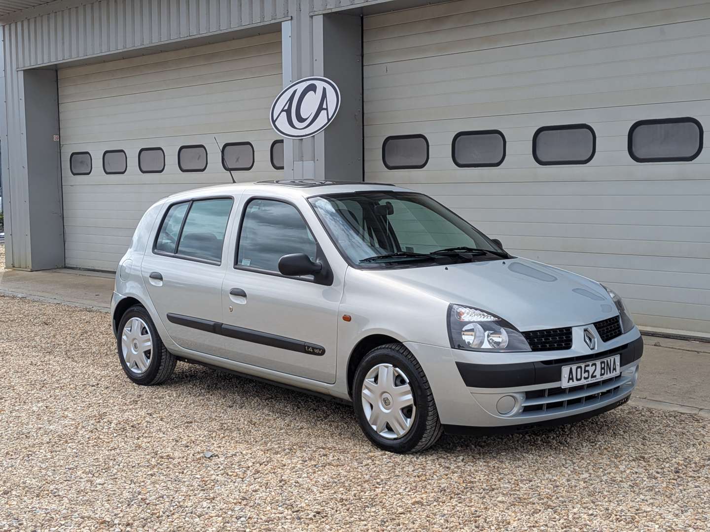 <p>2002 RENAULT CLIO EXPRESSION+ 16V - ONE REGISTERED OWNER, 17K MILES FROM NEW</p>