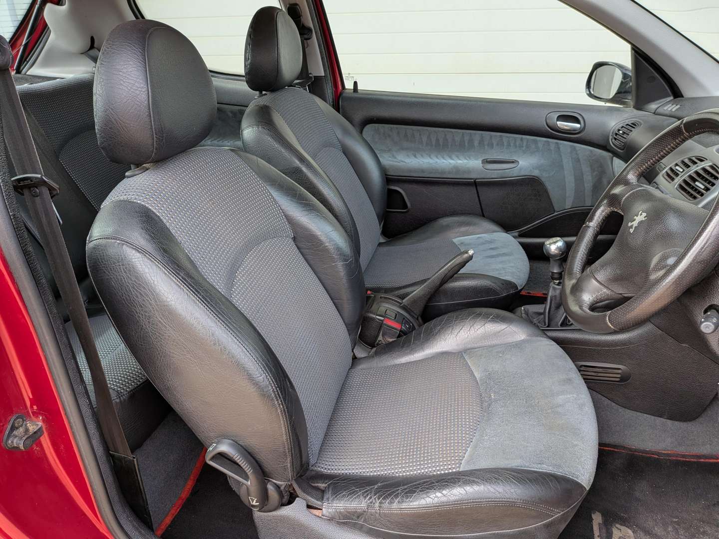 <p>1999 PEUGEOT 206 GTI</p>