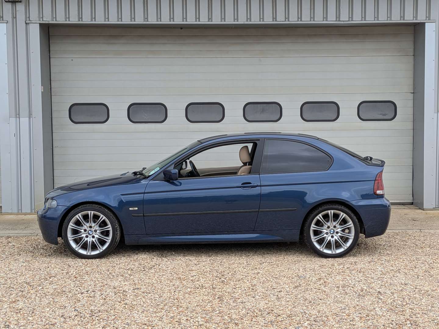 <p>2004 BMW 320TD E46 SPORT COMPACT</p>