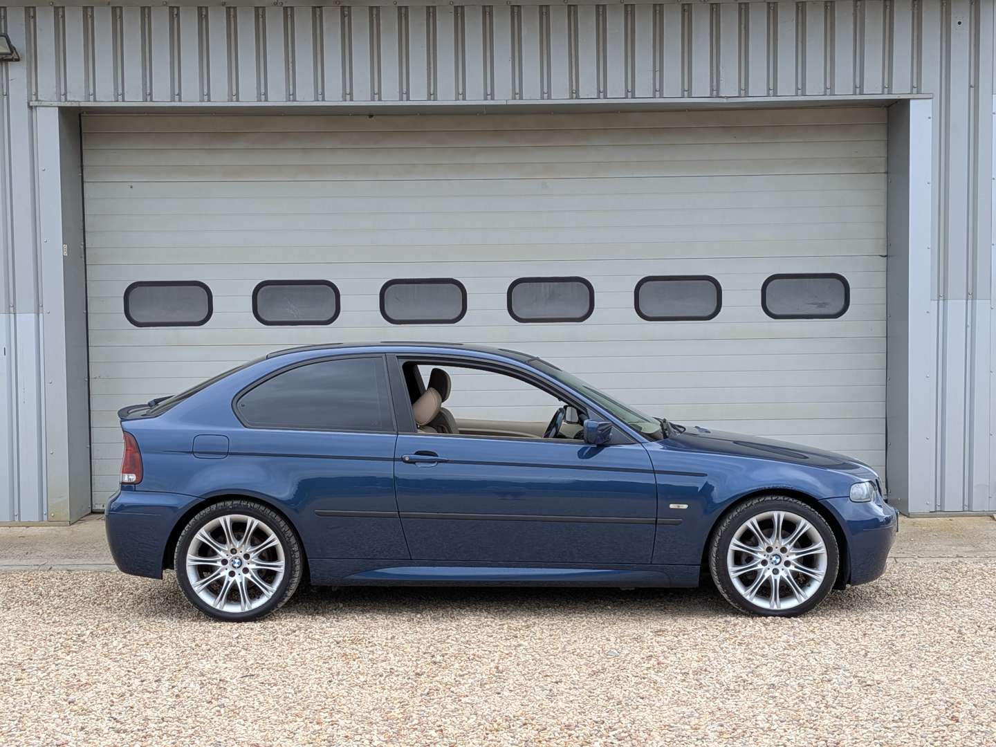 <p>2004 BMW 320TD E46 SPORT COMPACT</p>