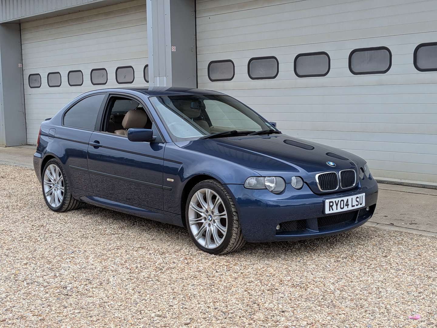<p>2004 BMW 320TD E46 SPORT COMPACT</p>