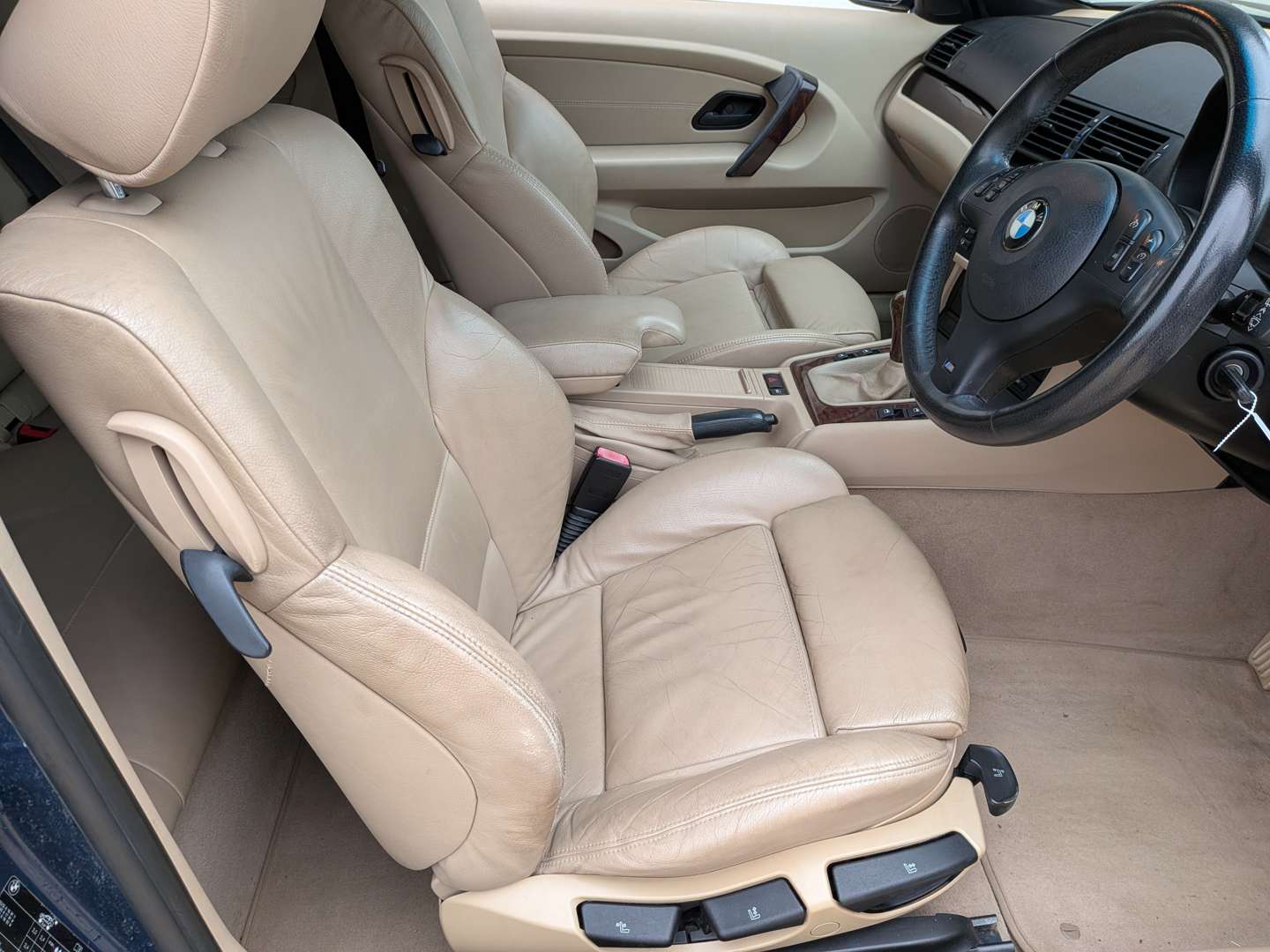<p>2004 BMW 320TD E46 SPORT COMPACT</p>