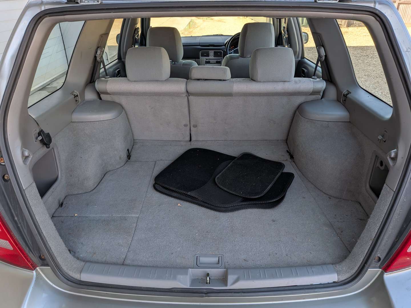 <p>2003 SUBARU FORESTER X ALL WEATHER</p>