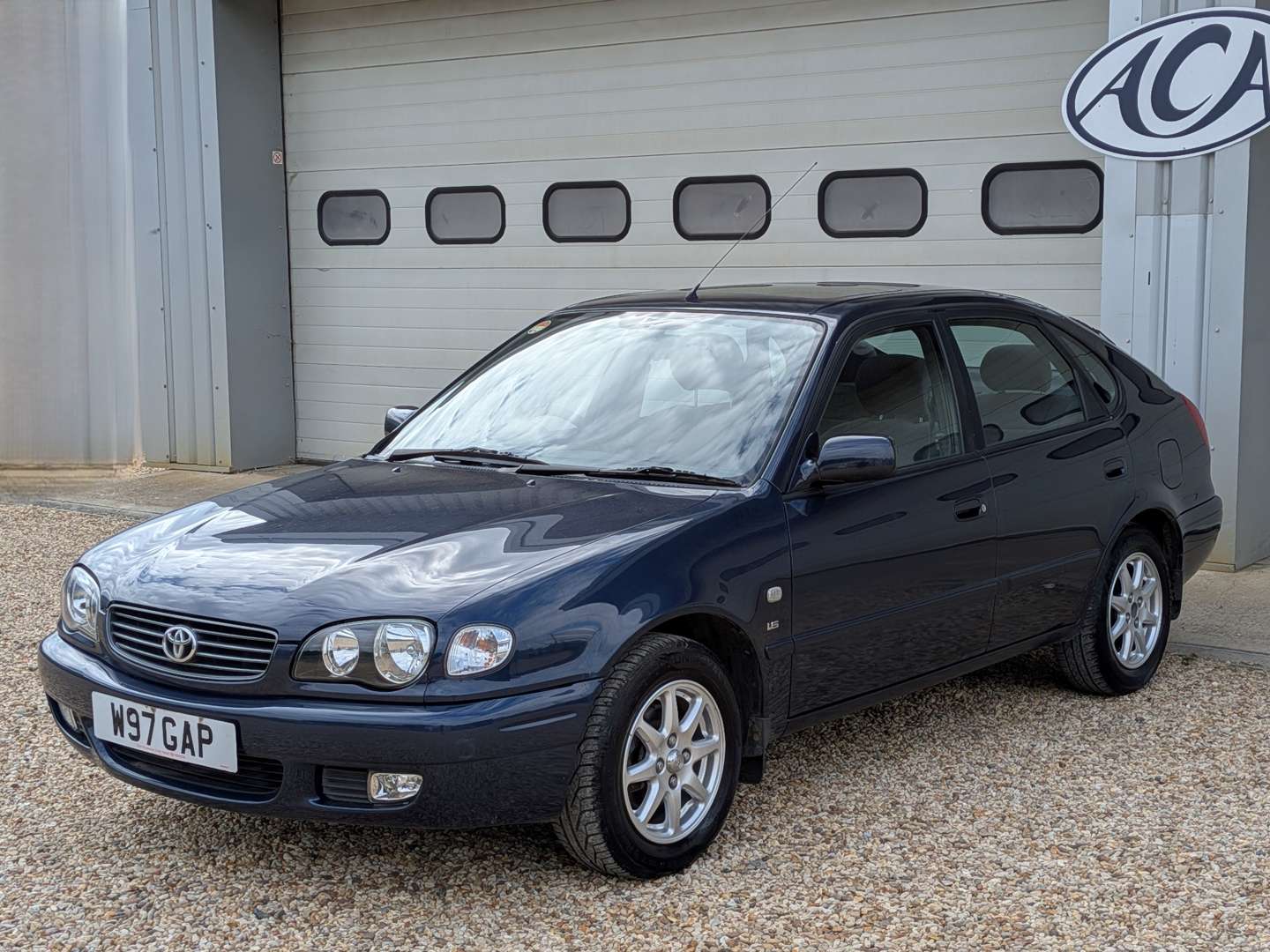 <p>2000 TOYOTA COROLLA VVTI GLS</p>