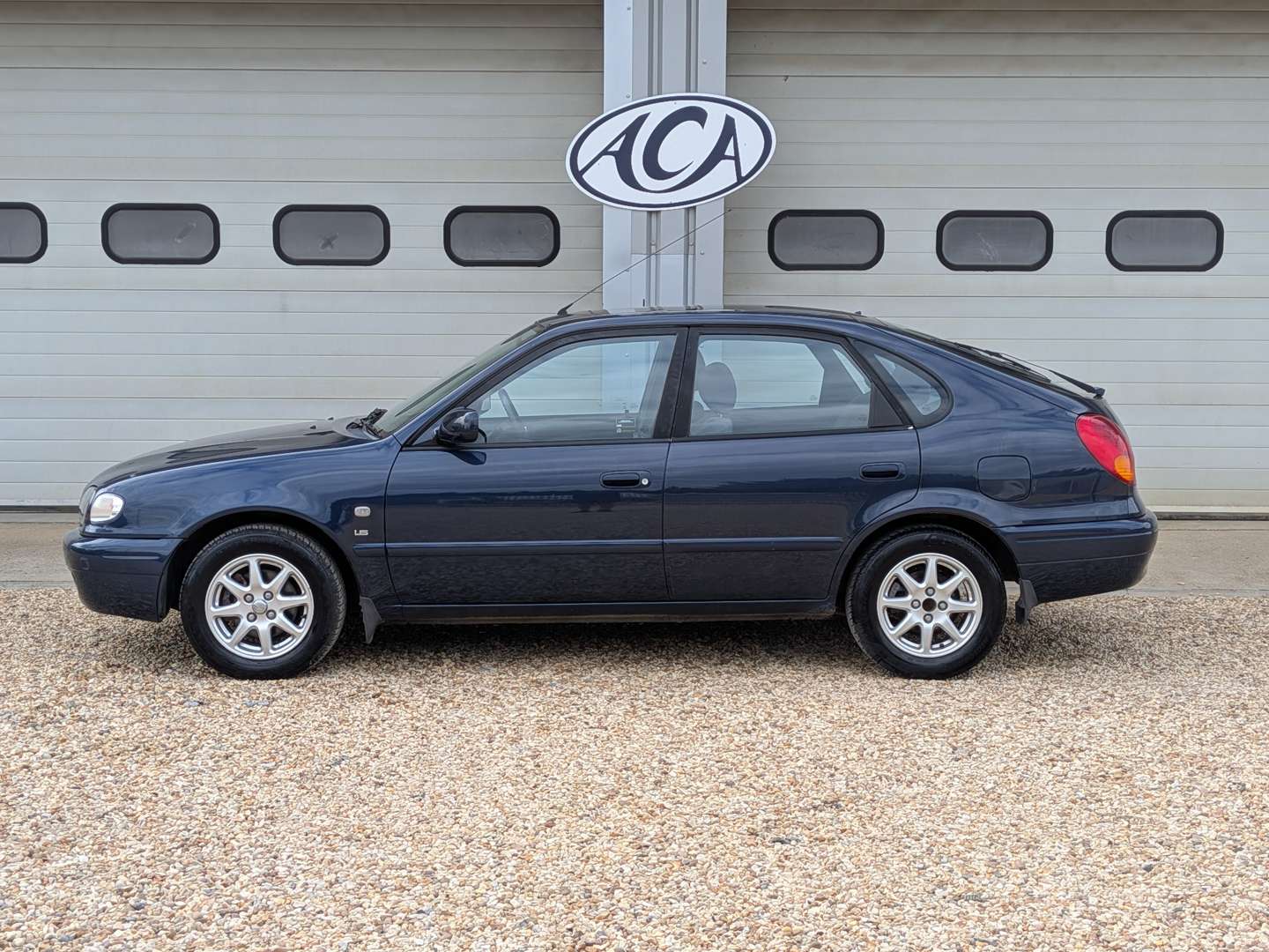 <p>2000 TOYOTA COROLLA VVTI GLS</p>