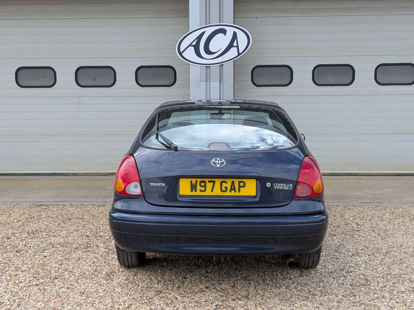 <p>2000 TOYOTA COROLLA VVTI GLS</p>