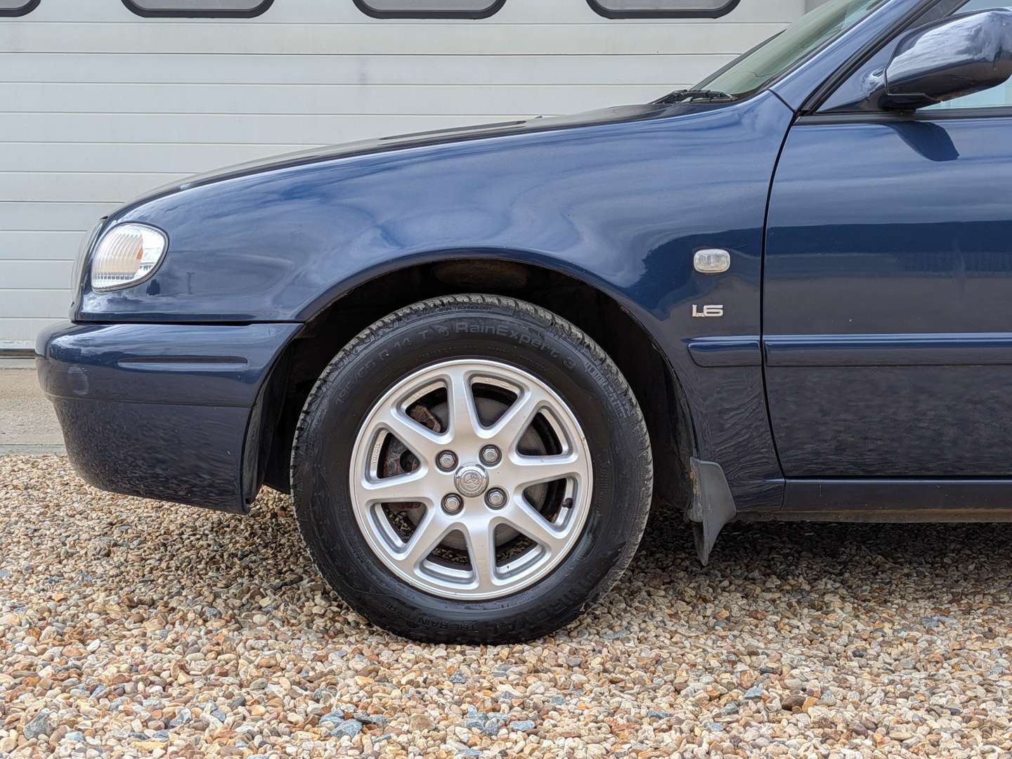 <p>2000 TOYOTA COROLLA VVTI GLS</p>
