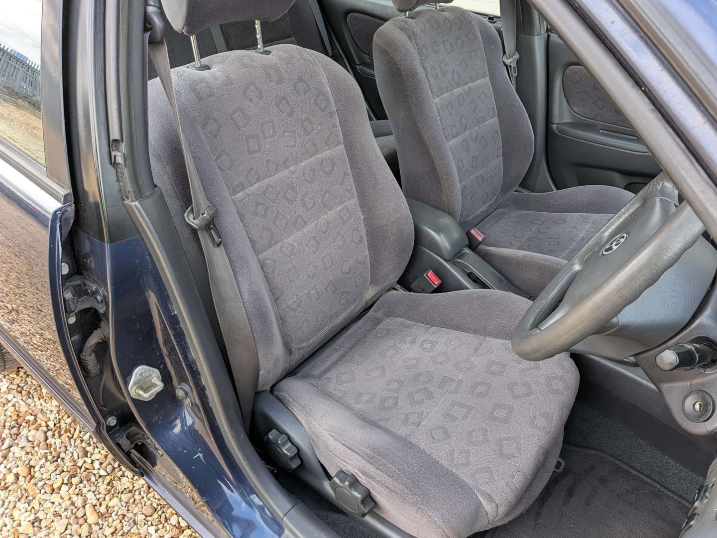 <p>2000 TOYOTA COROLLA VVTI GLS</p>