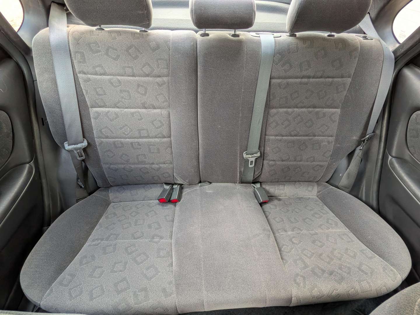 <p>2000 TOYOTA COROLLA VVTI GLS</p>
