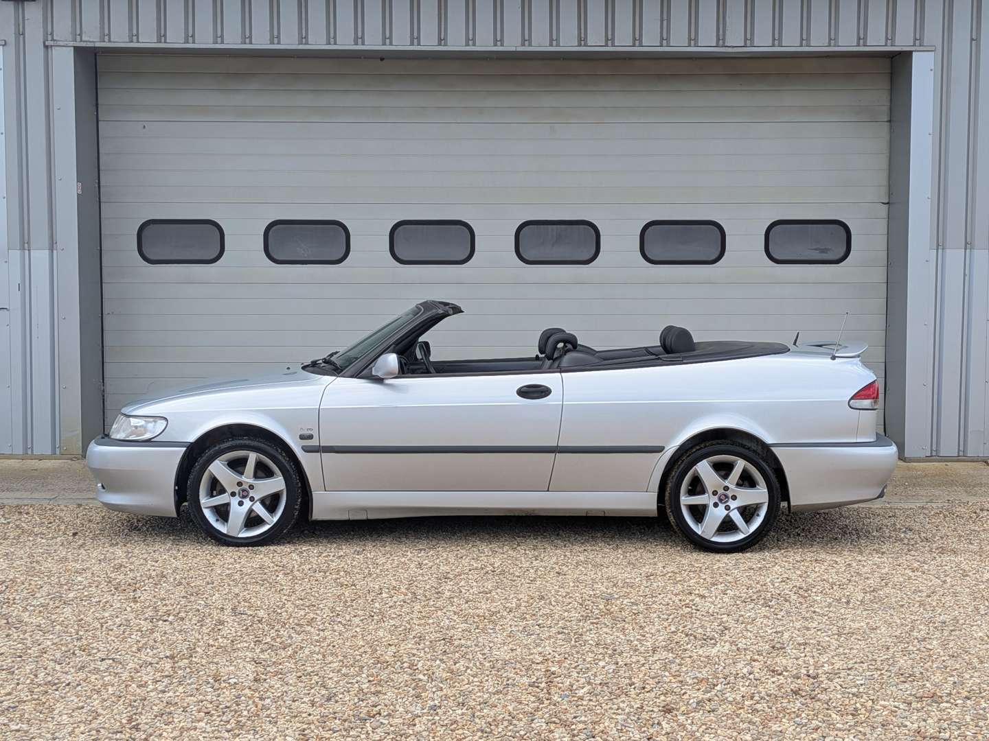 <p>2001 SAAB 93 AERO CONVERTIBLE</p>