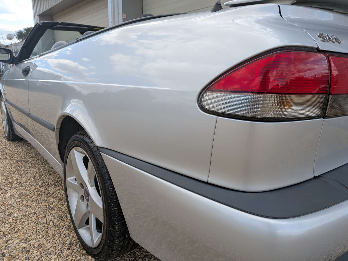 <p>2001 SAAB 93 AERO CONVERTIBLE</p>