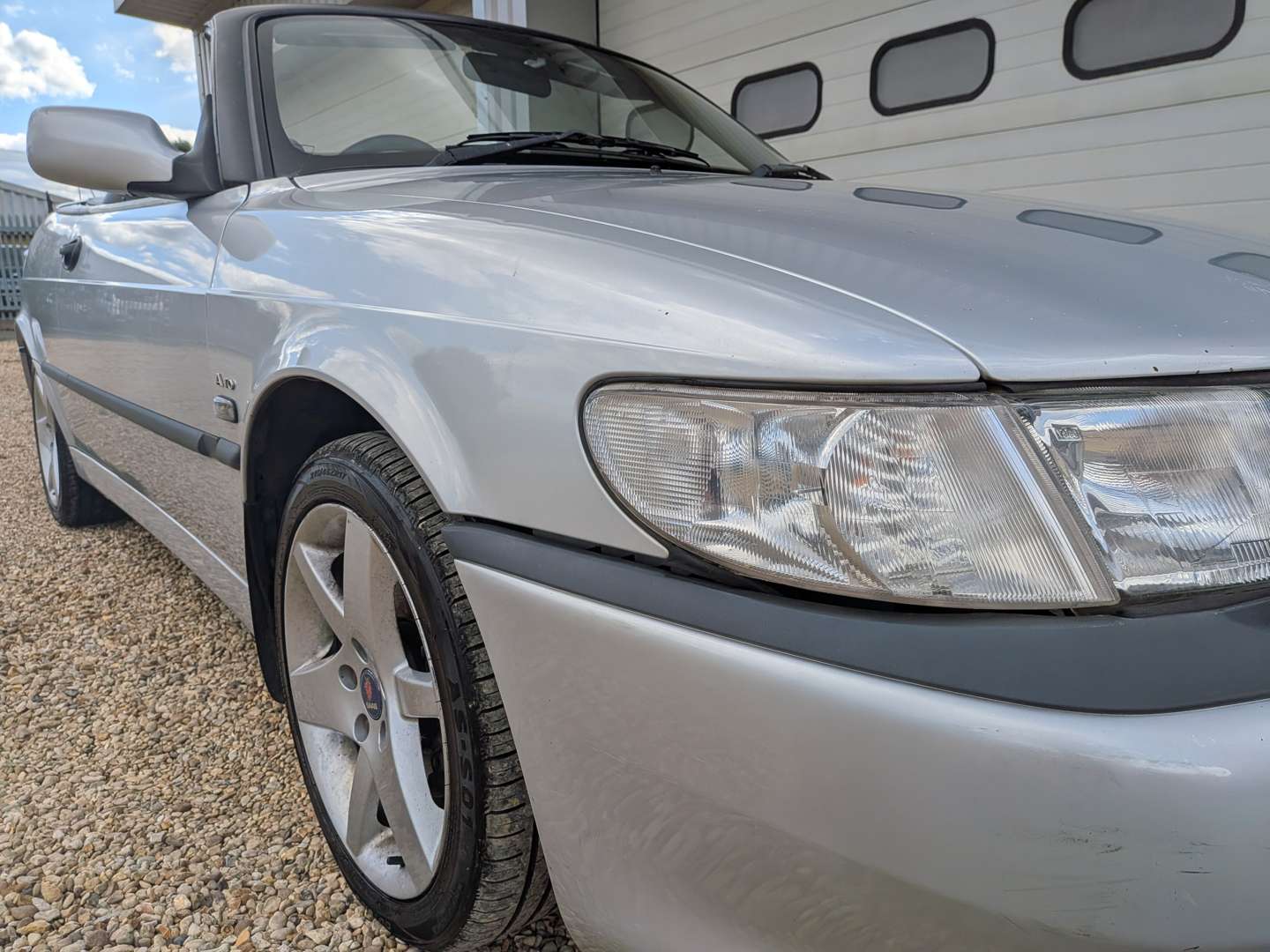 <p>2001 SAAB 93 AERO CONVERTIBLE</p>
