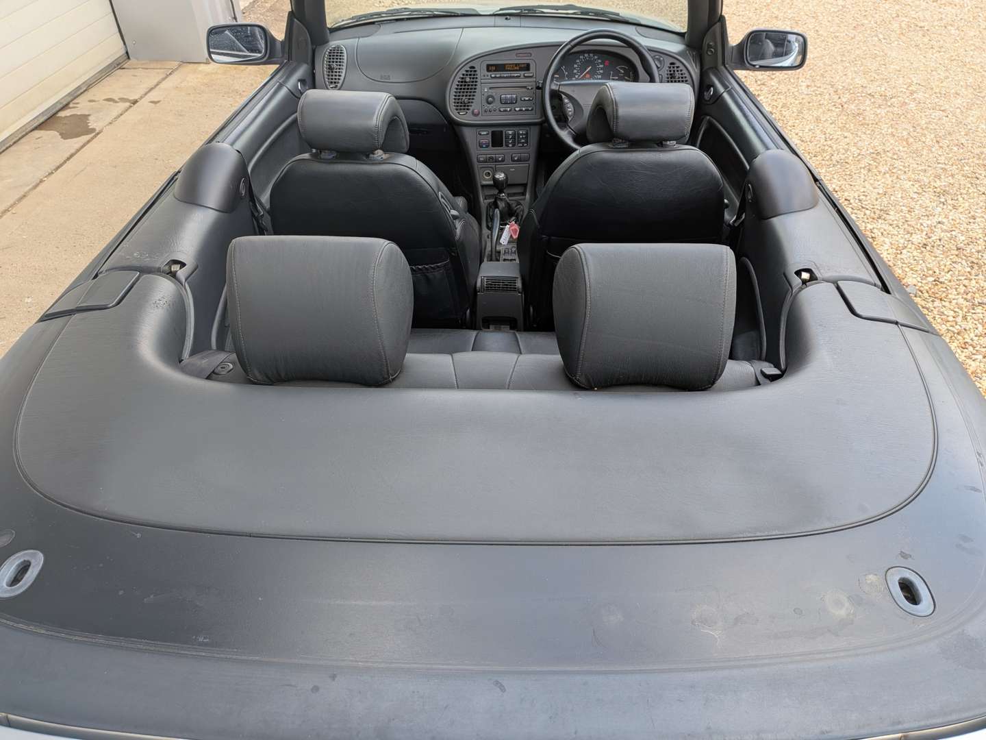 <p>2001 SAAB 93 AERO CONVERTIBLE</p>
