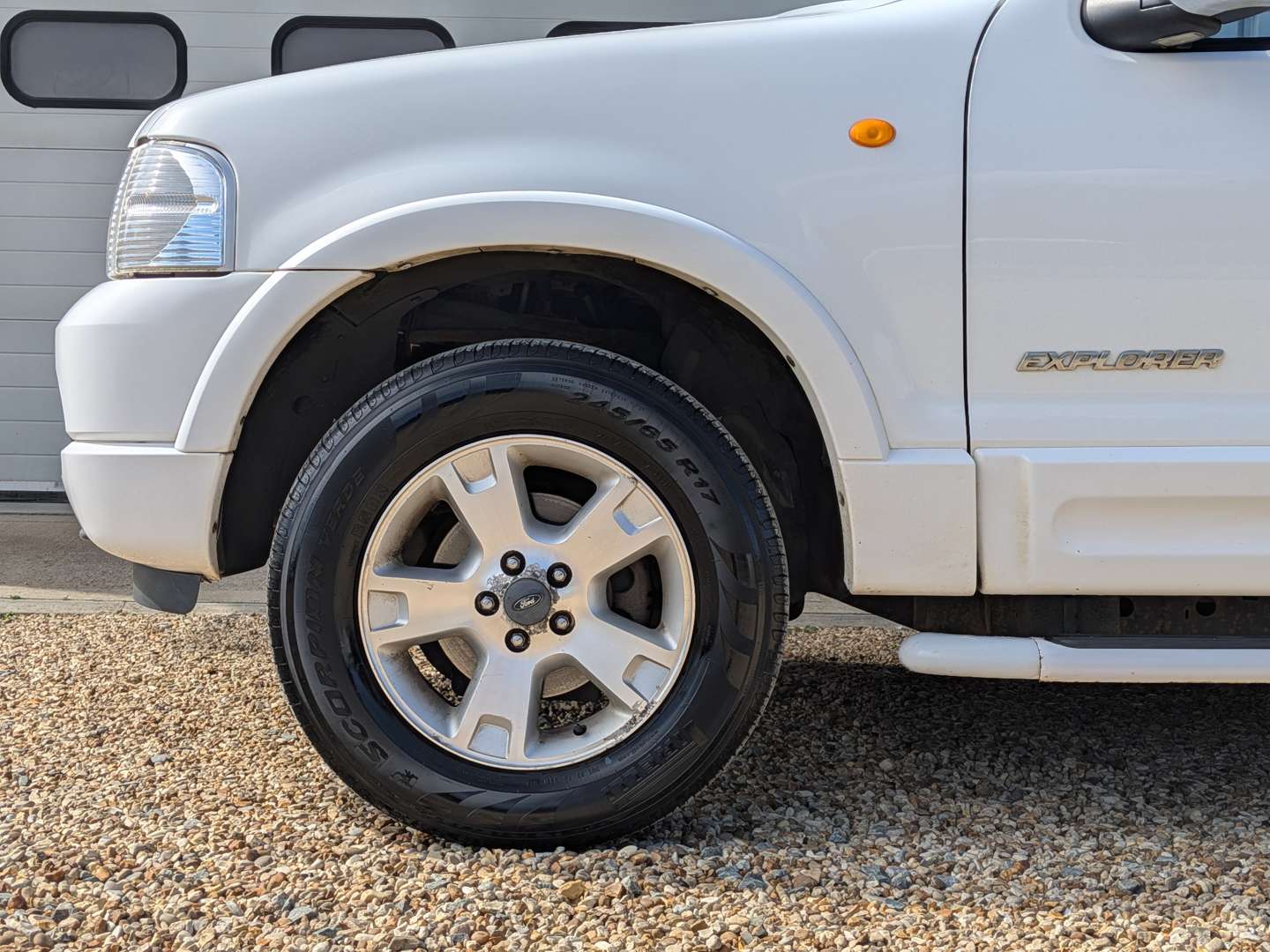 <p>2005 FORD EXPLORER XLT 4X4</p>