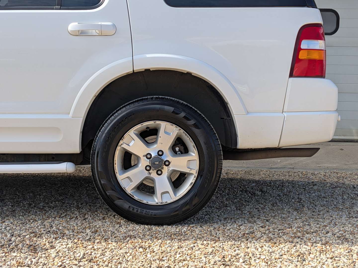 <p>2005 FORD EXPLORER XLT 4X4</p>