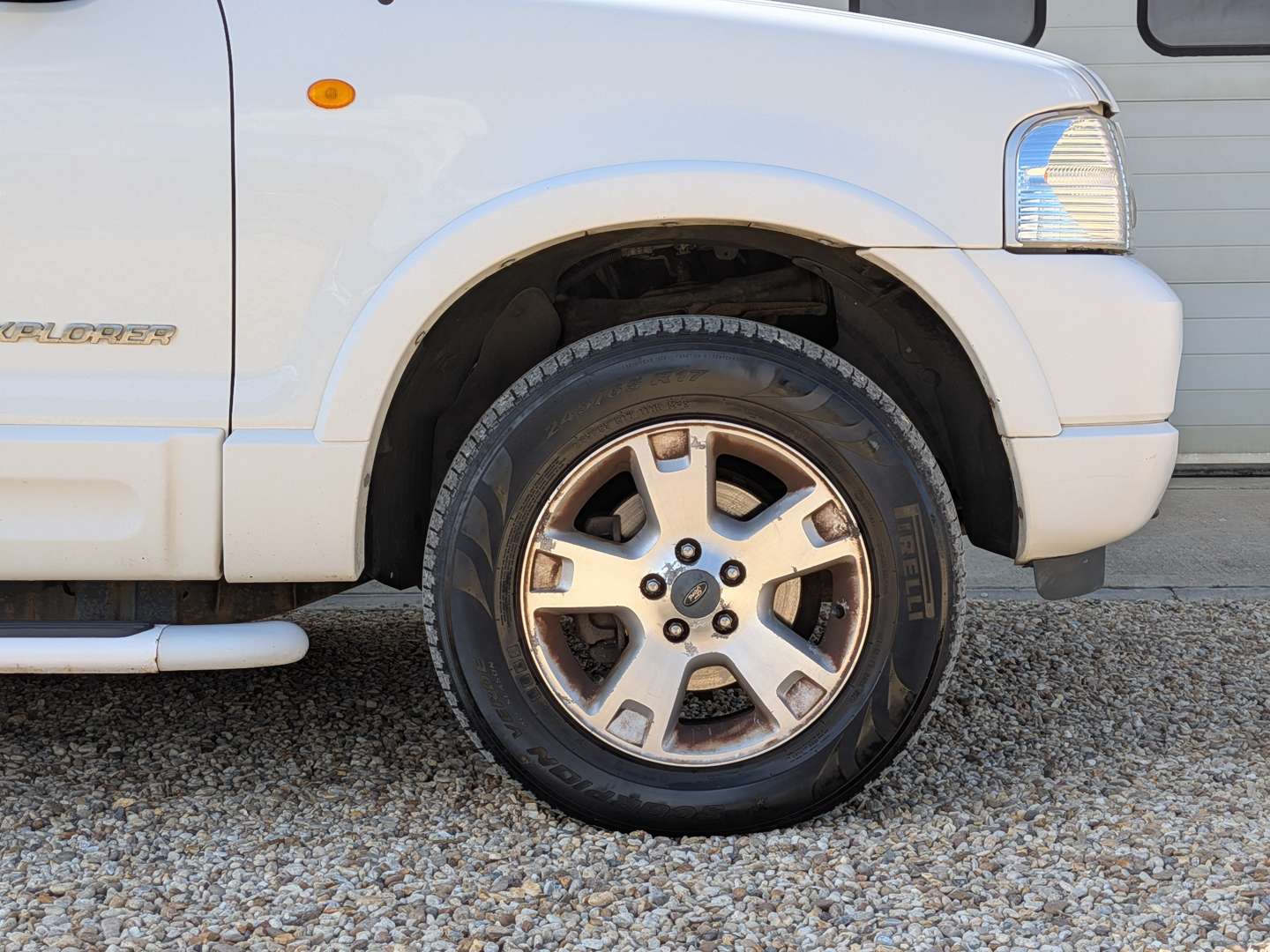 <p>2005 FORD EXPLORER XLT 4X4</p>