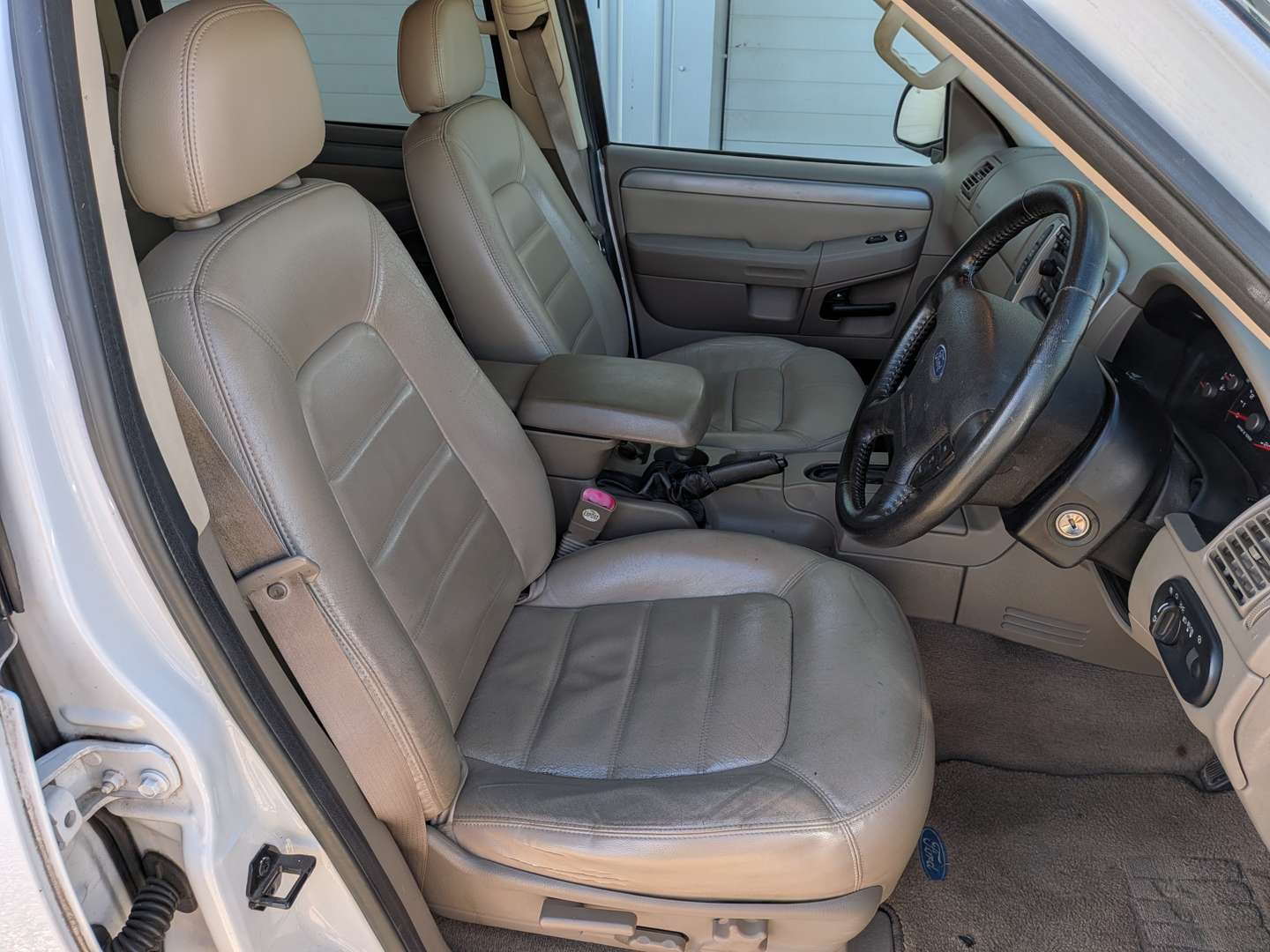 <p>2005 FORD EXPLORER XLT 4X4</p>