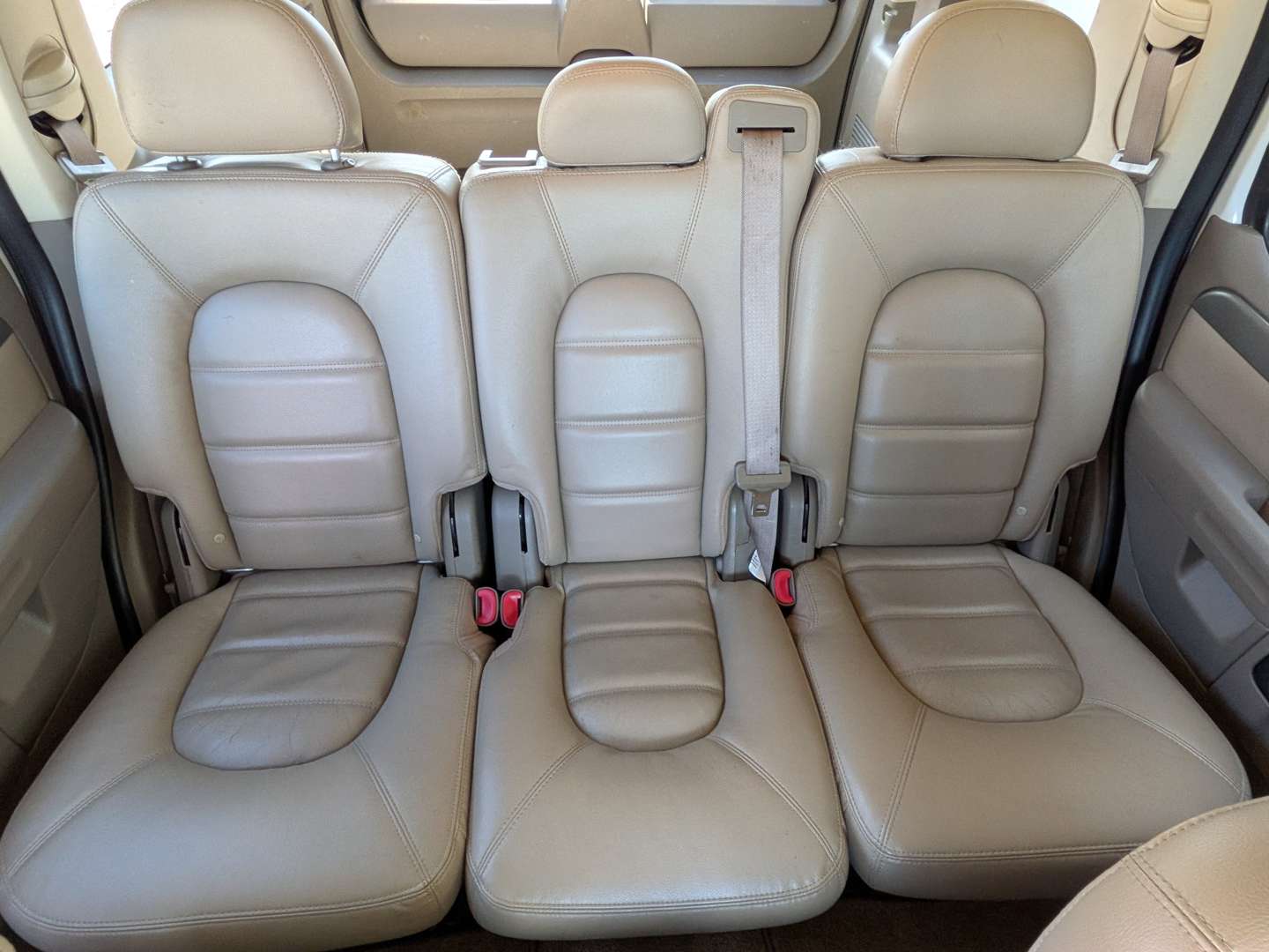 <p>2005 FORD EXPLORER XLT 4X4</p>