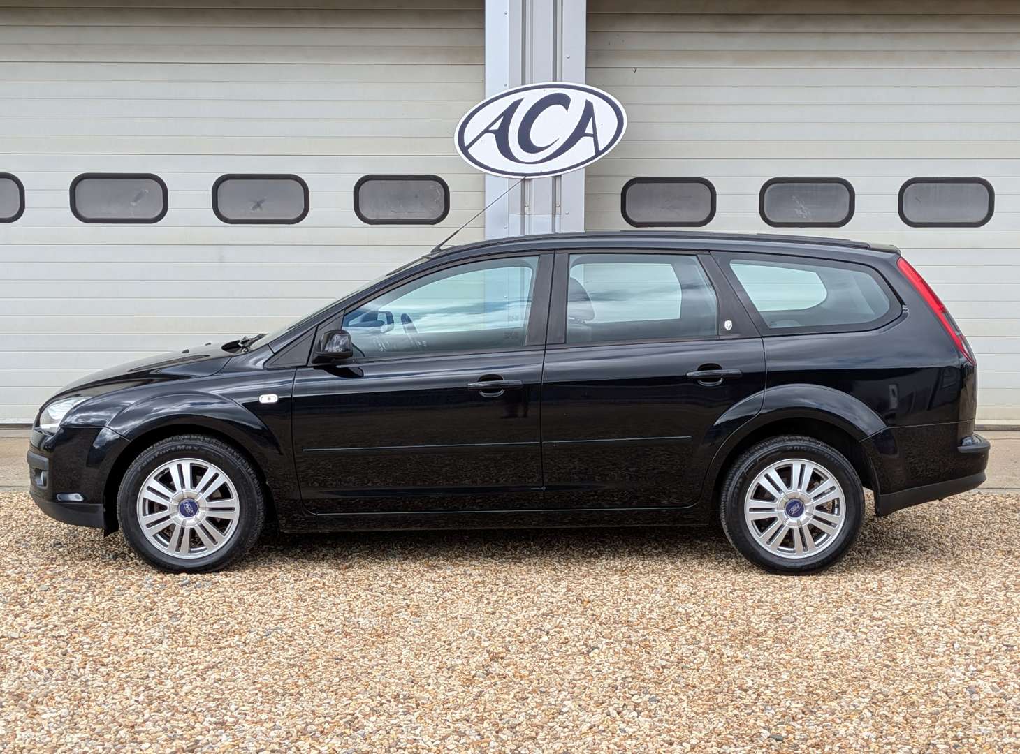 <p>2005 FORD FOCUS GHIA T - UNDER 30K MILES FROM NEW</p>